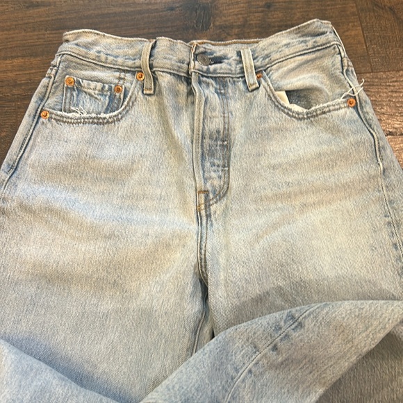 Levi’s wide leg crop 26 - Picture 3 of 8